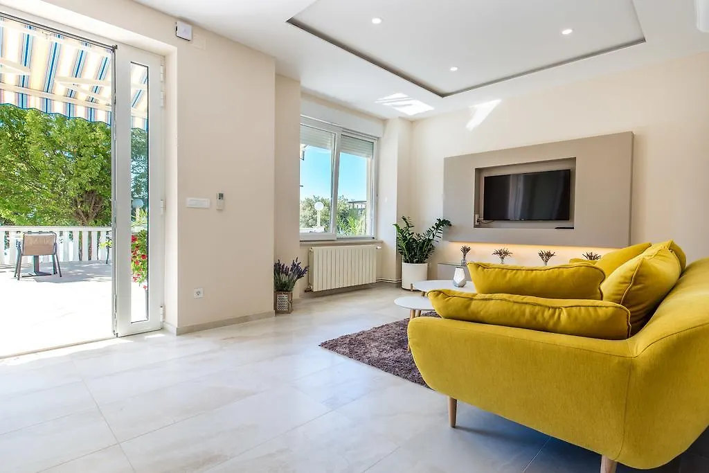**** Guest house Apartments & Rooms Milcetic M Malinska Croatia
